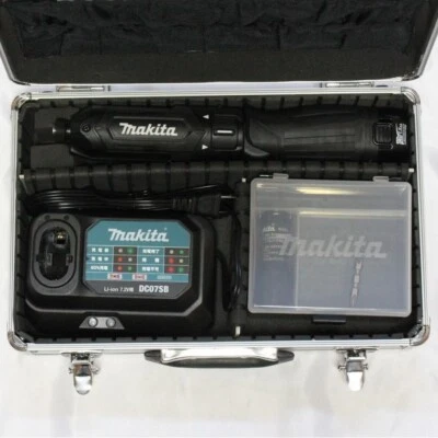 Makita pen type impact driver black TD022DSHXB with 2 batteries and charger - Image 1 of 2