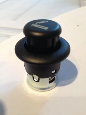 Original AUDI A1 A2 A3 A4 A5 A6 A7 A8 Q2 Q3 Q4 Q5 Q7 Zigarettenanzünder Stecker - Bild 1 von 4