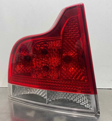 Lâmpada traseira lateral esquerda Volvo S60 2008 fabricante de equipamento original *chipada* 05-09 - Imagem 1 de 4