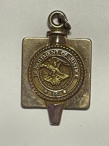 US Department of Justice 25 year Pendant Balfour 10K yellow gold  Heavy - Picture 1 of 3