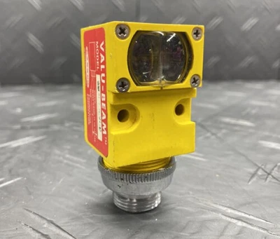 Banner SMA912CVQD Photoelectric Sensor AC Scanner 3-Pin Connector - Image 1 of 4