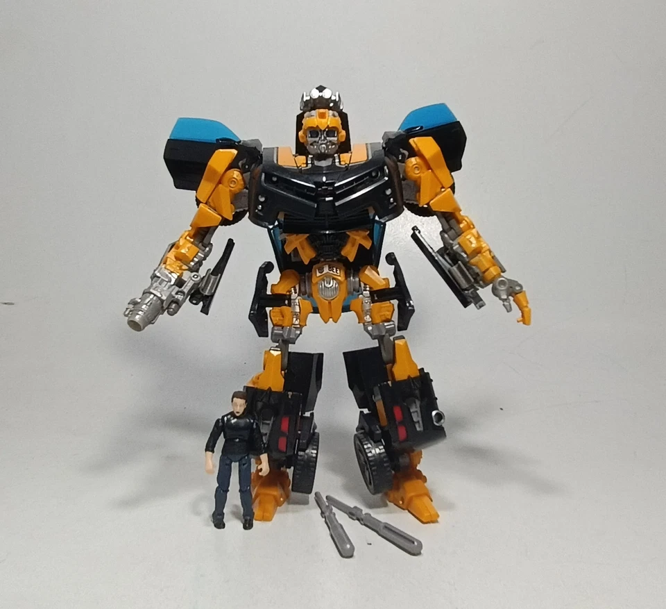 TRANSFORMERS 2011 DOTM HUMAN ALLIANCE BUMBLEBEE & SAM WITWICKY 100% COMPLETE - Image 1 of 4