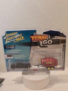 Johnny Lightning Tow & Go 2003 Ford F-250 Super Cab con rimorchio a canna - Foto 1 di 1