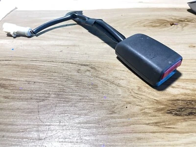 2006-2012 ford fusion Mercury milan driver seat belt buckle oem b15 - Image 1 of 3