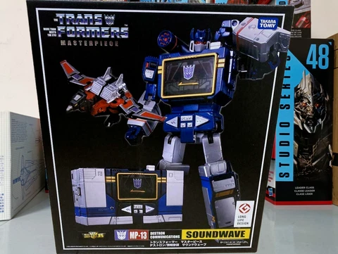 Takara MP-13 Transformers Masterpiece Soundwave With Laserbeak MP13 Figures TOYS Cover