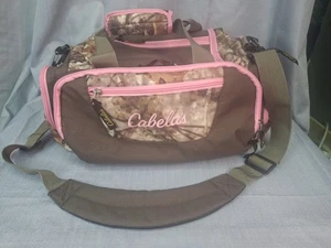 Cabela's Catch-All Camo Gear Bag Pink Camo Seesack Fitnessstudio, klein/mittel Wandern Fisch - Bild 1 von 23