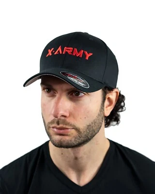 Cappello Uomo Baseball Flexfit colore nero con logo rosso modello fitted - Immagine 1 di 4