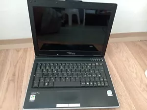 Fujitsu Siemens Amilo Pro V3205 - Intel T2050 1.6 GHZ, 3GB RAM - Bild 1 von 13