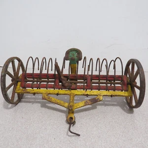 Arcade McCormick-Deering Dump Rake 1930's  Made USA 6.7/8" MM-020-G - Picture 1 of 7