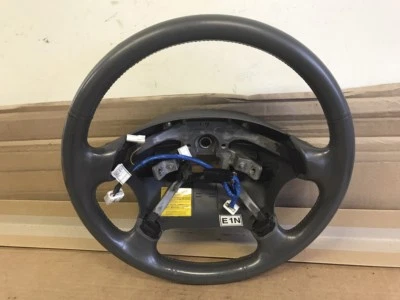 04 KIA AMANTI STEERING WHEEL WITH CRUISE AND RADIO CONTROLS - Image 1 of 4