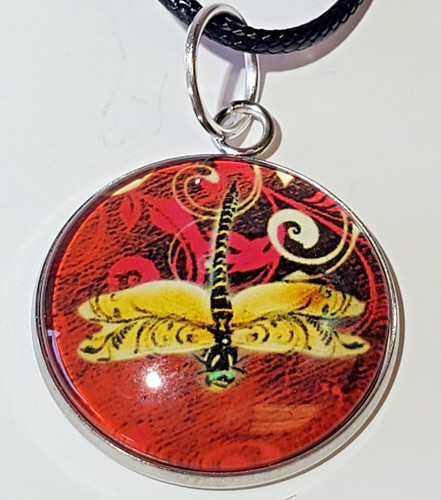 VETEMENTS Collana con ciondolo cabochon libellula cremisi e oro vivida su 19 pollici Cavo