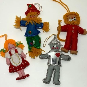 Bucilla Filz Zauberer von Oz Ornamente fertig Dorothy Vogelscheuche Tinman Löwe - Bild 1 von 8
