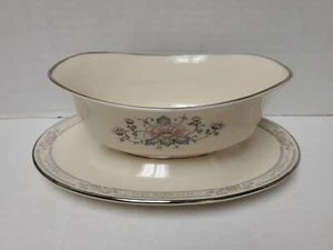 Lenox Gravy Boat ~ China de hueso fino Charleston ~ Placa base adjunta flores pastel - Imagen 1 de 8