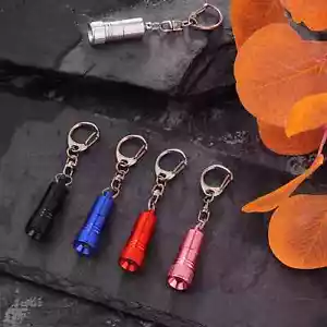 4cm Mini Llavero LED Linterna Portátil Llavero Antorcha con Botón Batería - Imagen 1 de 12