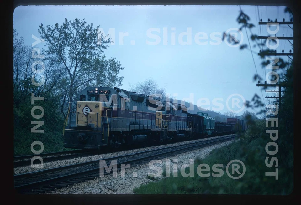 Original Slide EL Erie Lackawanna GP35 2577 & 1 Action In 1968 - Image 1 of 1