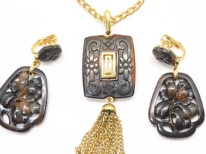 Krone Trifari braun geschnitzt Plexiglas Halskette Anhänger Ohrringe Set D2319 - Bild 1 von 18