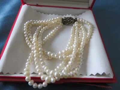 Bracciale  5 file di vere perle con chiusura in argento - Immagine 1 di 4