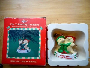 Vintage Russ Berrie Trimming Treasury Ornament Friends Make Christmas Memories - Picture 1 of 9