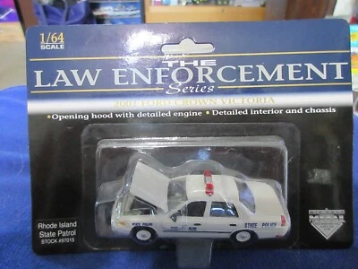 SpecCast Rhode Island State Police Trooper 2001 Ford Crown Victoria 1:64 - Image 1 of 3