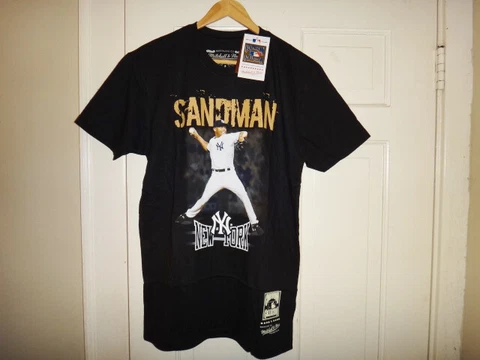 Mariano Rivera Mitchell & Ness New York Yankees Men's "Sandman" T-Shirt $40 Cover