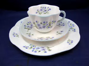TAZZA DA TÈ, PIATTINO E PIATTO VINTAGE SHELLEY TRIO - "BLUE ROCK" - FINE BONE CHINA - Foto 1 di 13