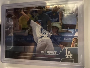 Max Muncy 2022 Topps Stadium Club Chrome #9 - Los Angeles Dodgers - Picture 1 of 10