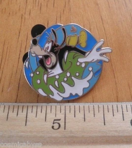Prendedor Goofy Disney tubo interior onda aspecto asustado oculto Mickey - Imagen 1 de 1