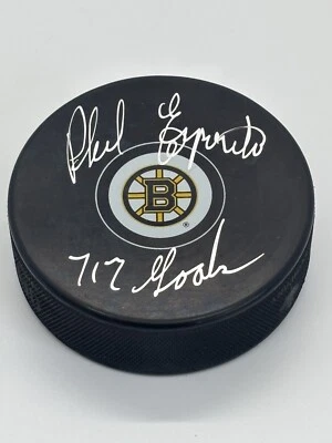 ФИЛ ЭСПОЗИТО С ПОДПИСЬЮ/НАДПИСЬЮ «717 голов» — шайба Boston Bruins с чехлом — JSA - Изображение 1 из 2