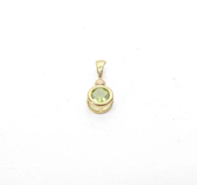 9ct Gold Peridot Pendant Small Round Yellow Gold with gift box - Image 1 of 4