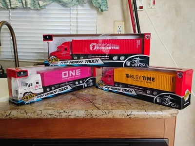 Paquete de 3 camiones Peterbilt Foto 1 de 4