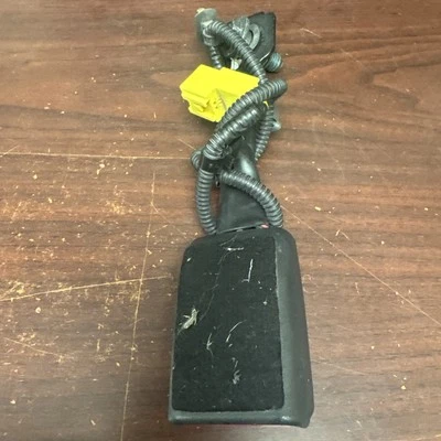 2014-2017 KIA SOUL ПЕРЕДНЯЯ ПРАВАЯ ПАССАЖИРСКАЯ ПРЯЖКА (RH) (P) - Изображение 1 из 3