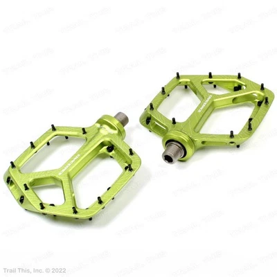 Race Face Atlas DH / MTB Bicycle Studed Platform Aluminum Pedals Green - Image 1 of 4