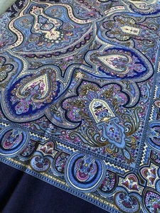 Pavlovo Posad Shawl  - Picture 1 of 11