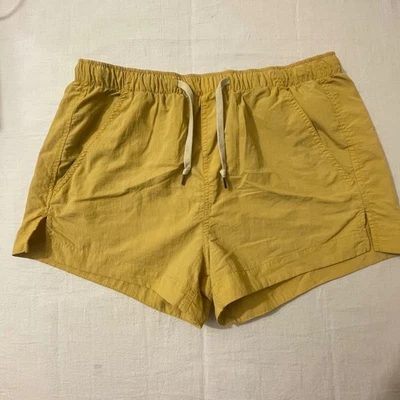 Shorts feminino OBEY Worldwide amarelo nylon cordão elástico cintura tamanho P - Imagem 1 de 4