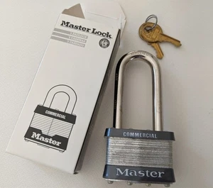 Neu Neu im Karton Master Lock 5KALJ 2 Zoll 4 Pin Zuhaltungsstahl Vorhängeschloss mit 2 Schlüsseln A152 - Bild 1 von 7