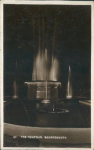 Foto real de Bournemouth La fuente en la noche  - Imagen 1 de 3