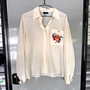 Simon Chang cream/ivory blouse with floral pocket and gold buttons size 8 EUC - Picture 1 of 4