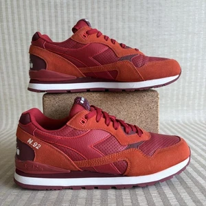 Diadora N.92 Schuhe Herren Größe 9,5 Rot Burgund Laufen Turnschuhe 101.180155/45017 - Bild 1 von 20