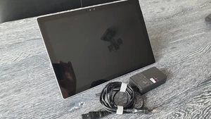 Microsoft Surface Pro 4 , Core i5, 256GB SSD, 8GB RAM Tablet - Silber DEFEKT!!! - Bild 1 von 5