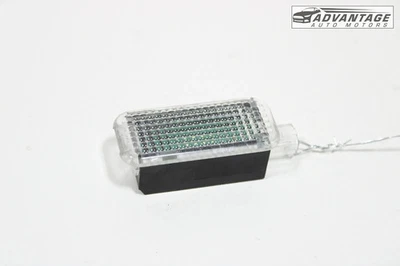 AUDI A4 QUATTRO B9 2017-2021 INTERIOR TRASERO DERECHO LUZ CORTESÍA LÁMPARA OEM Foto 1 de 4