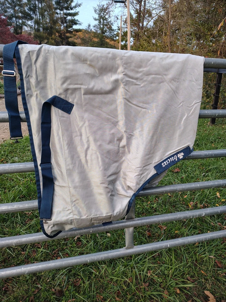 Lençol Bucas power turnout leve forrado de lã impermeável cavalo 69" - Imagem 1 de 4