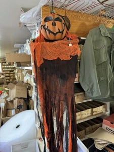 Halloween Gemmy animierter hängender Kürbis Ghul Licht und Geräusche groß funktioniert - Bild 1 von 9
