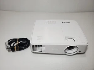 BenQ Portable Projector MS524A SVGA DLP 800x600 3300 Lumens WORKS GREAT - Picture 1 of 12