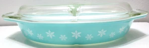 Vintage Pyrex Glass 063 Oval Divided Dish w 945 Lid Snowflake Turquoise White - Picture 1 of 12