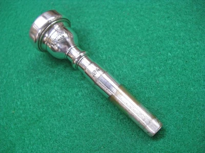 Boquilla Trompeta Besson Paris Nº4 - Buen Estado Foto 1 de 4