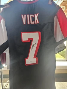 Michael Vick Autographed Custom Atlanta Falcons Jersey !! ๐ฅ๐ฅ - Picture 1 of 4