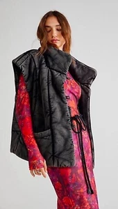 FREE PEOPLE Quinn Roll With Us Puffer Vest Black Gray Tie Dye NEW Sz S ❤️blt11j - Picture 1 of 14