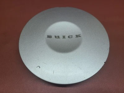 Tapacubos Buick LeSabre 2001-2004 plateada 9592961 Foto 1 de 4