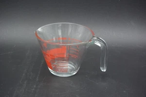Vintage Pyrex 1 Tasse Messbecher rot Rückseite lesen offener Griff schräge Seiten - Bild 1 von 7