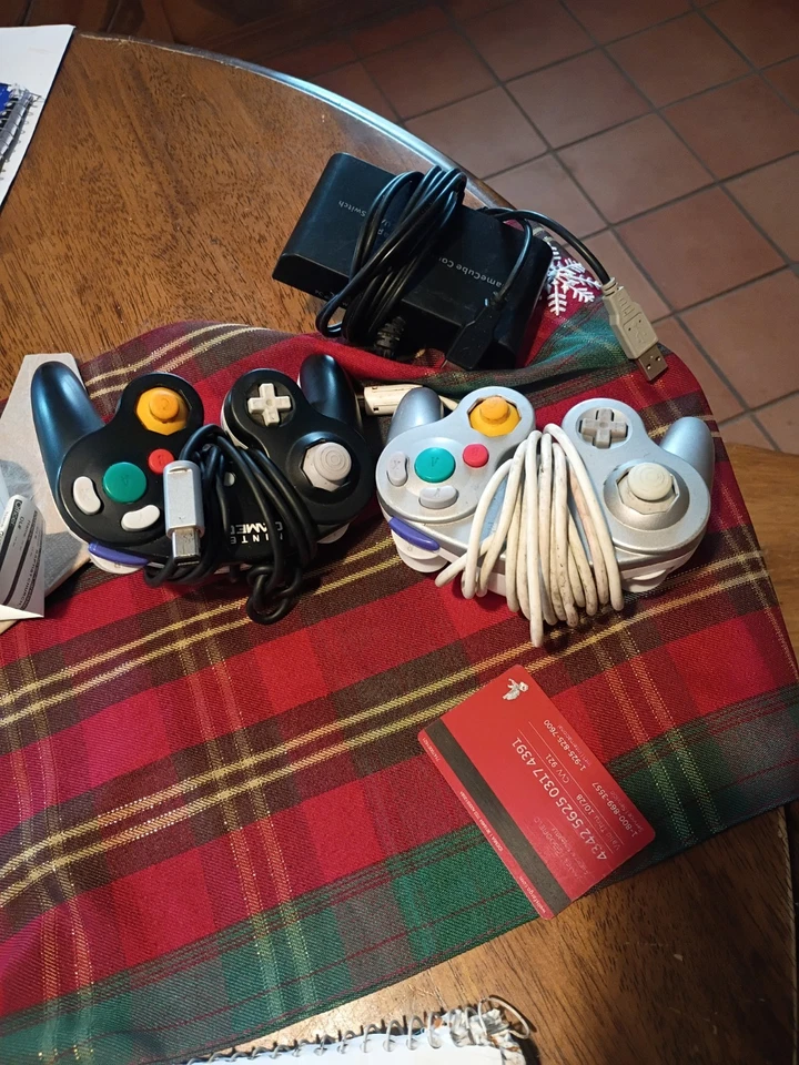 Продажа двух контроллеров и адаптера - Изображение 1 из 2